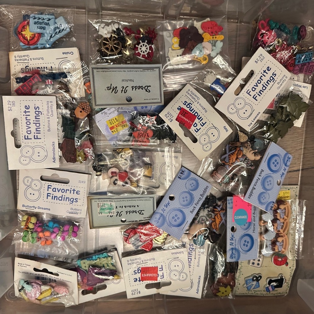 Dress It Up Favorite Findings Novelty Buttons Flatbacks Craft Lot Butterflies